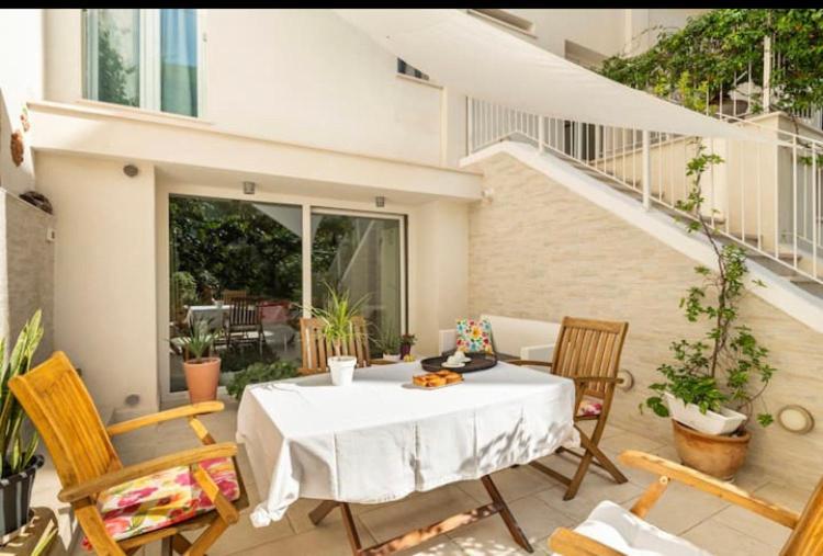Meraki B&B Lecce Exterior photo